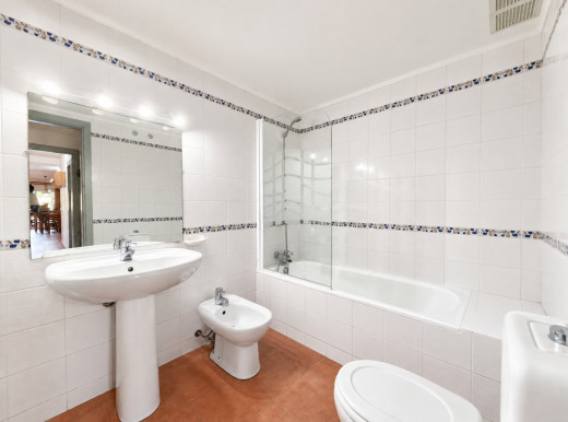 Appartement avec grande terrasse et amarre privée à Santa Margarida