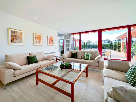 Villa de luxe avec piscine au Golf de Torremirona, Navata