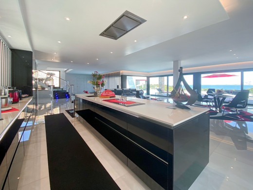 Luxury villa with impressive sea views on the first line in Llançà
