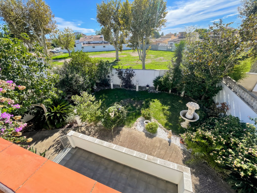 Maison à Empuriabrava avec jardin et garage