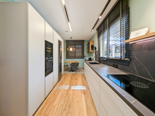 Maison de luxe à l'Escala avec grand jardin, piscine et garage