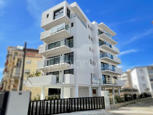 Neue Wohnung, 400m vom Strand entfernt in Roses