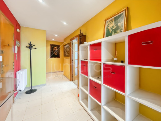 Penthouse avec grande terrasse et vue, à Figueres