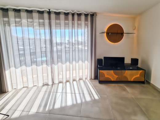 Appartement rénové vue canal et licence touristique à Empuriabrava, proche plage
