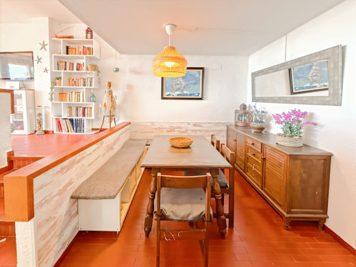 Appartment mit Meerblick und Privatparkplatz in Cadaqués, 200m vom Strand entfernt