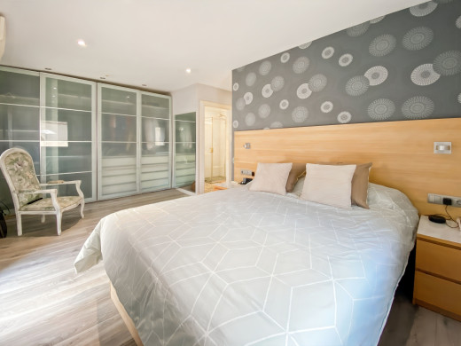 Maison rénovée avec garage et licence touristique dans le centre de Roses