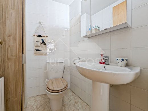 3-bedroom flat with terrace and unobstructed views in Figueres