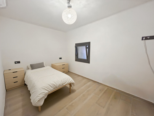 Apartamento dúplex con terraza y garaje en el corazón del Alt Empordà
