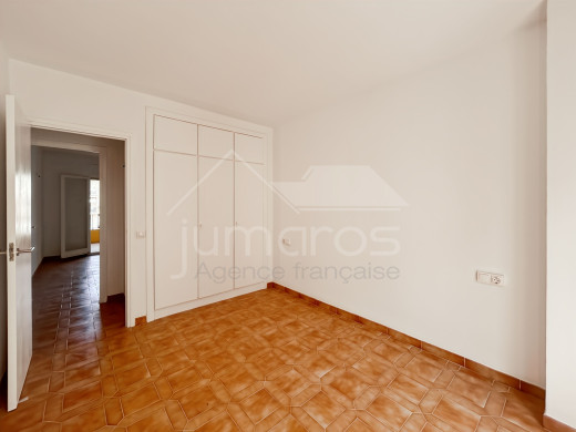 Grand appartement à Gran Reserva, à 300m de la plage, parking privé