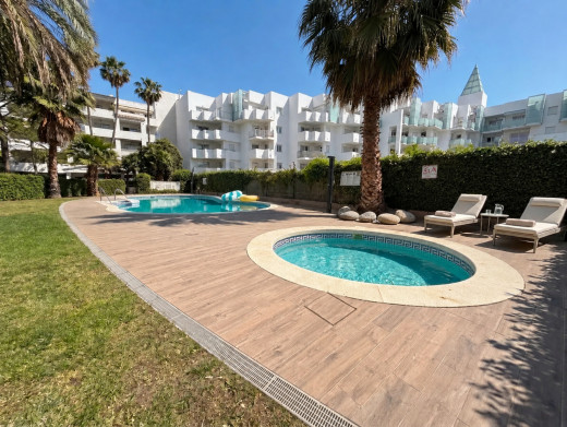 Appartement avec grande terrasse et amarre privée à Santa Margarida