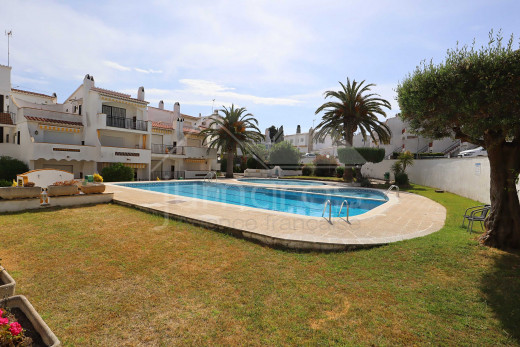 Appartement avec piscine et parking privé