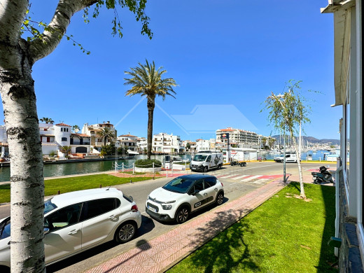 Appartement avec parking et cave proche de la plage à Empuriabrava