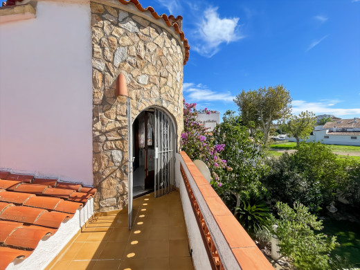 Maison à Empuriabrava avec jardin et garage
