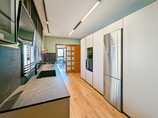 Maison de luxe à l'Escala avec grand jardin, piscine et garage