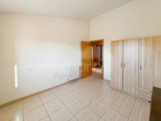 Maison en vente à Empuriabrava avec jardin et garage