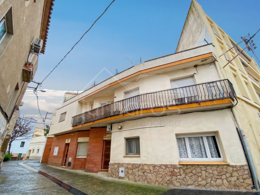 Casa con gran terraza en venta en Llançà, Costa Brava