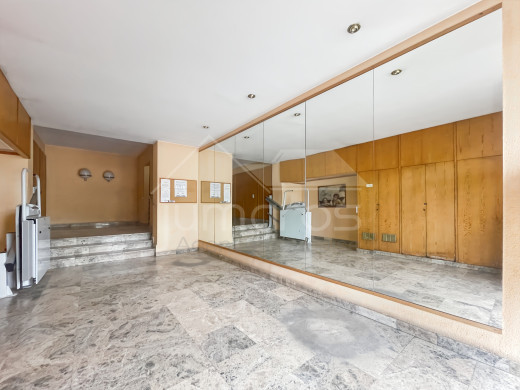 Penthouse avec grande terrasse et vue, à Figueres