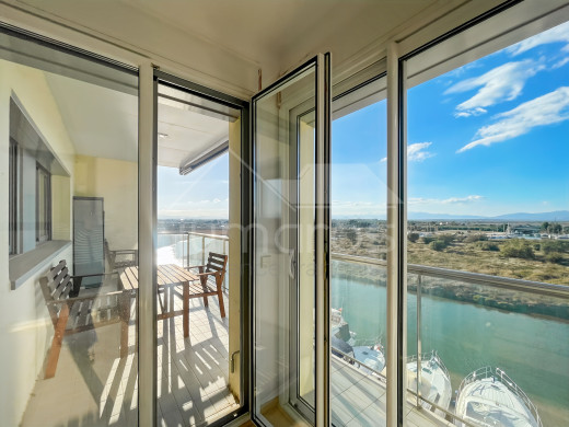 Appartement au canal avec piscine et parking privé à Roses