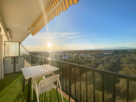 Appartement rénové avec terrasse et vue dégagée à Mas Oliva, Roses