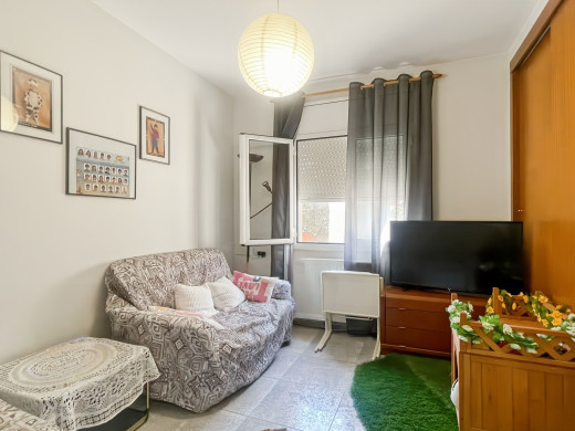 Haus mit Pool und Garage in der Nähe von Figueres, in Llers