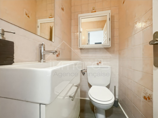 Apartment with sea view, tourist license, and parking in Roses
