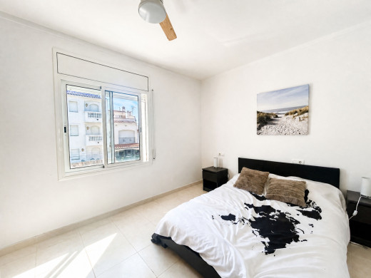 Casa con amarre privado de 12 x 4,6 m en Empuriabrava, con licencia turística