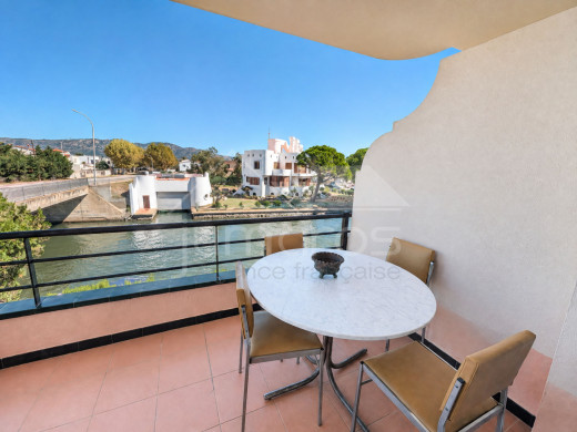 Appartement 2 chambres, vue canal, parking en sous sol