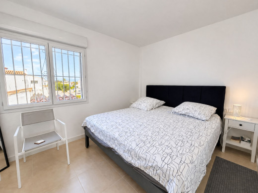 Maison avec amarre 8 x 4m et garage à Empuriabrava