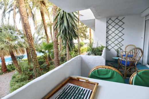 Appartement 2 chambres, terrasse et piscine