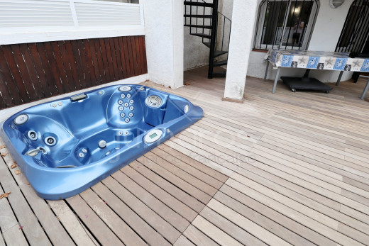 Maison au canal avec amarre privée