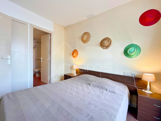 Appartement 2 chambres au dernier étage avec piscine