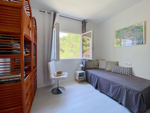 Belles vues mer: Maison avec garage et licence touristique à 300 m de la plage à Canyelles