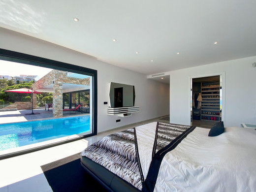 Luxury villa with impressive sea views on the first line in Llançà