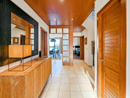 Maison de luxe à l'Escala avec grand jardin, piscine et garage