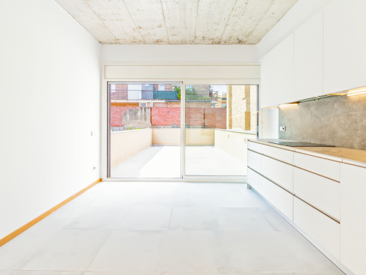 Grande maison neuve avec ascenseur au cœur de Figueres