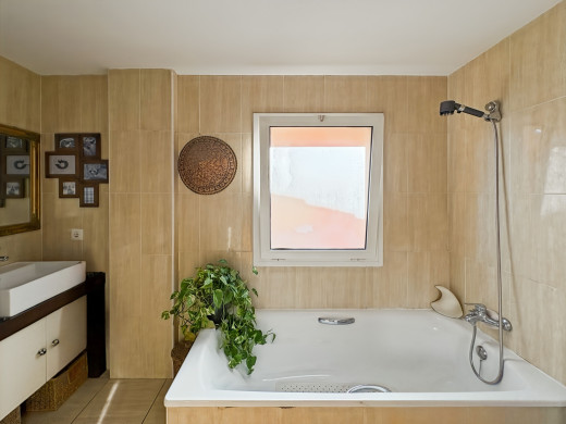 Modern house with garden and garage in Empuriabrava