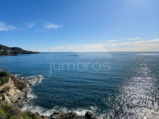 Appartement en première ligne de mer à Roses