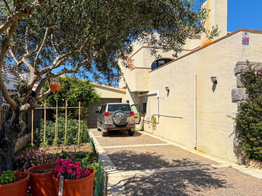 Villa avec jardin et piscine, à quelques pas du canal à Empuriabrava