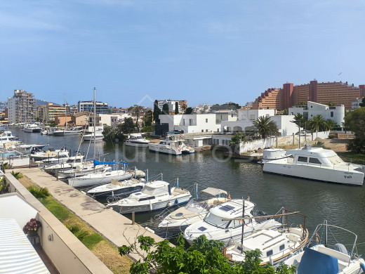 Appartement vue canal à Santa Margarita