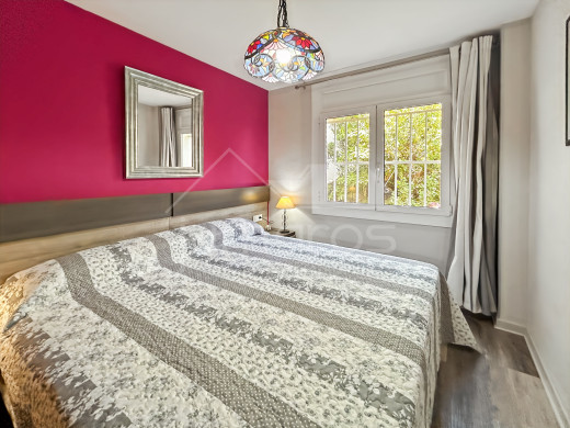 Appartement rénové avec vue mer, parking et débarras