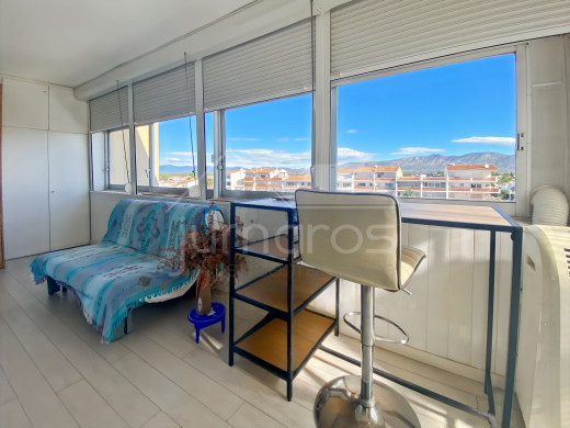 Ático con vistas al canal y gran terraza en Empuriabrava