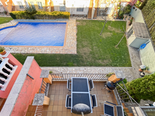 Casa con piscina comunitaria a 50m de la playa, en Gran Reserva