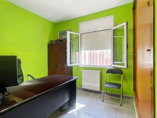 Haus mit Pool und Garage in der Nähe von Figueres, in Llers