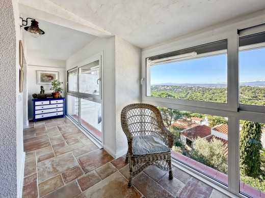 Haus mit Meerblick und touristischer Lizenz im mediterranen Stil in L'Escala