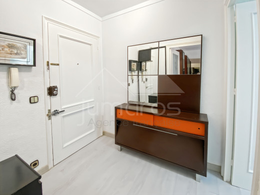 Apartment with a terrace in the centre of Roses, close to the beach