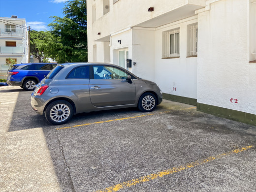 Appartement vue mer à 100m de la plage de Canyelles, parking + cave