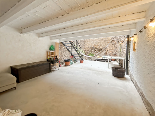 Apartamento dúplex con terraza y garaje en el corazón del Alt Empordà
