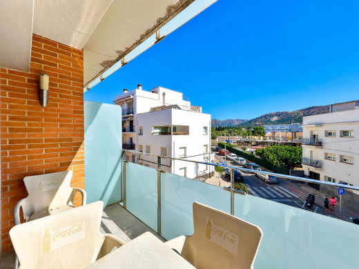 Appartement centre de Roses avec parking, débarras et licence touristique