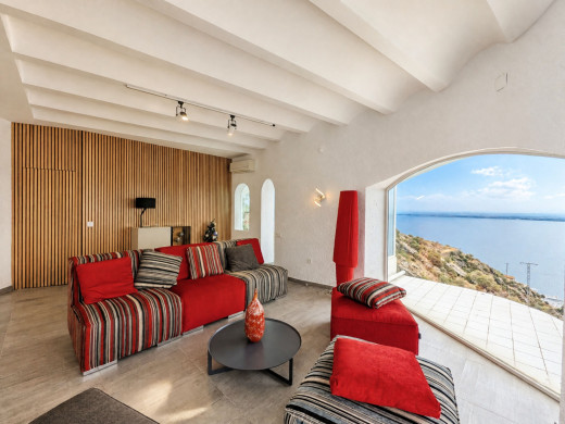 Villa excepcional con vistas panorámicas y total privacidad en Roses