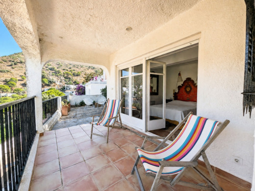 Maison avec vue mer, 6 chambres et 2 garages à Canyelles